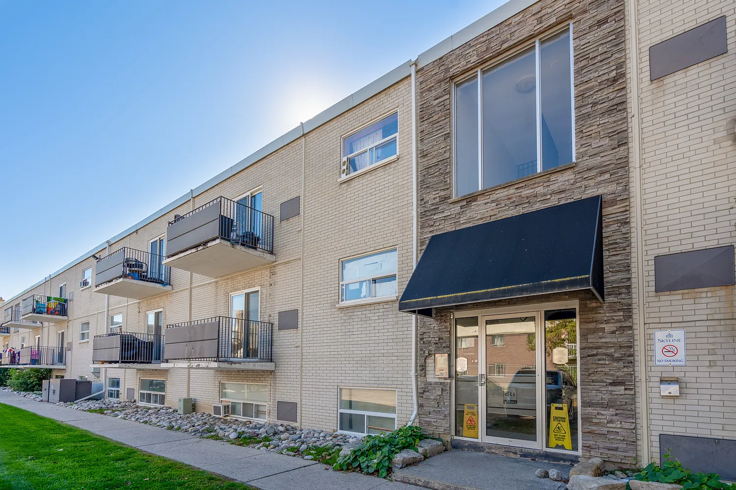 Devine Street Apartments — Photo 4