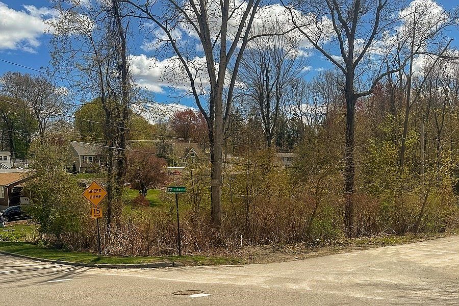 1st image of 9 Luther Ave