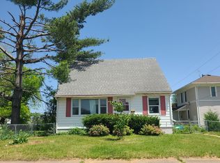 1305 9th St NW, Cedar Rapids, IA 52405