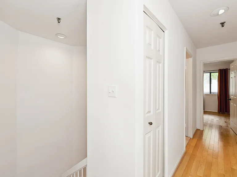 3246 Grace St NW — Photo 12