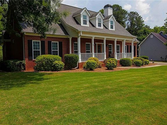 2nd image of 175 Amberbrook Cir