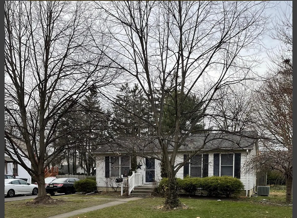 5 bed, 1700 sqft, $3,375 — Photo 1