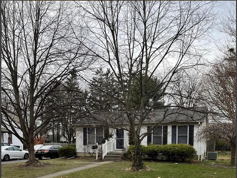 15 Normal Blvd