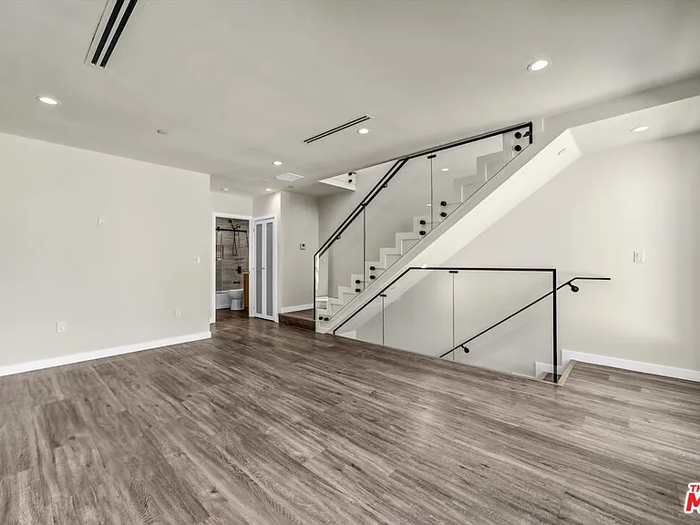1309 N Sycamore Ave #1/2 — Photo 6