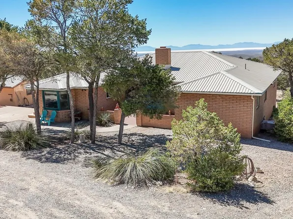 11 Pinon Cir, La Luz, NM 88337