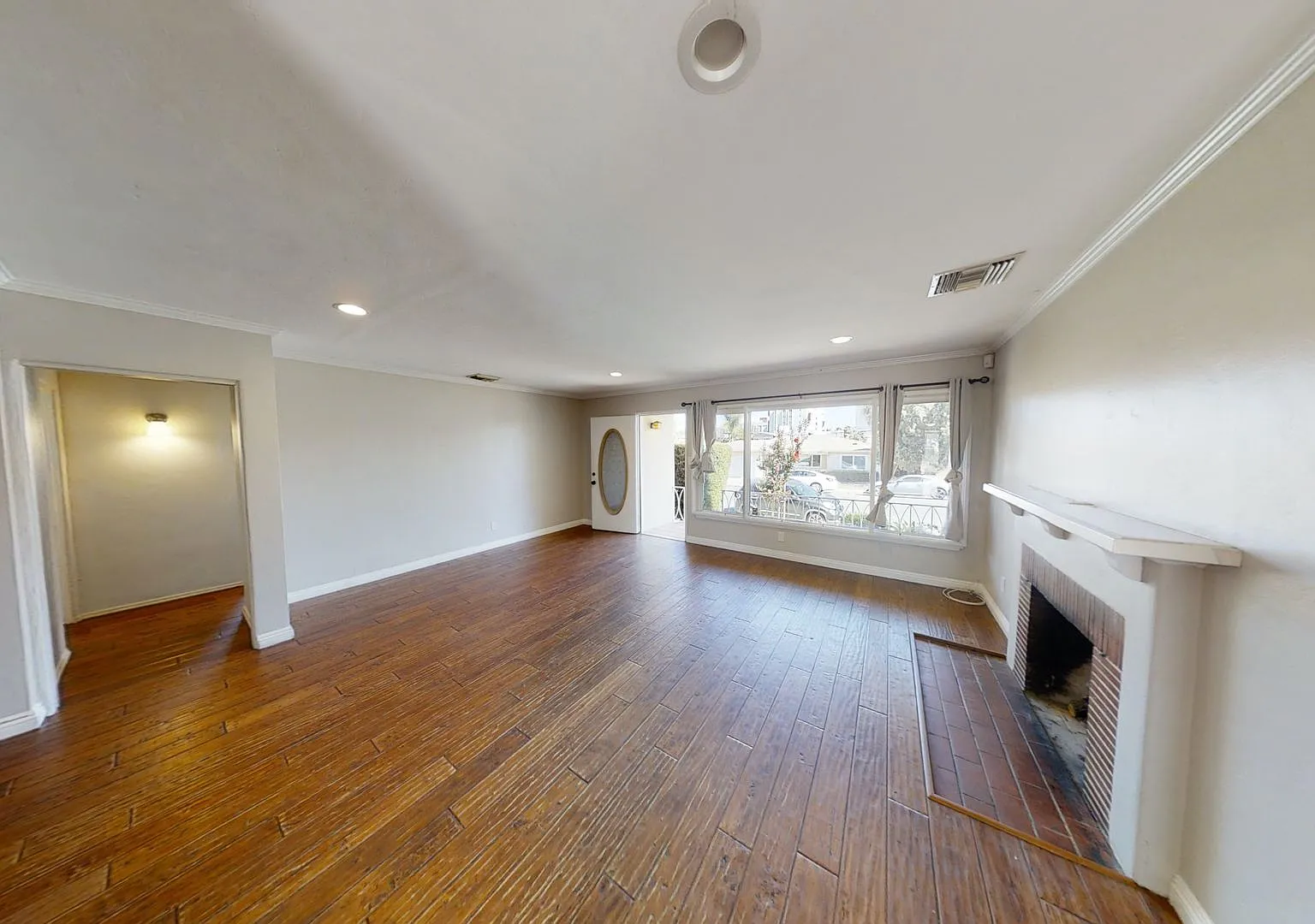 Large 7BD/4BA House on Mary Lane, Two Kitchens! — Photo 4