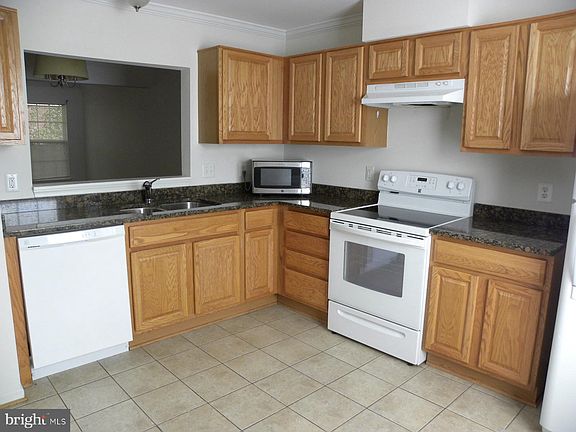 2nd image of 307 Mews Ct