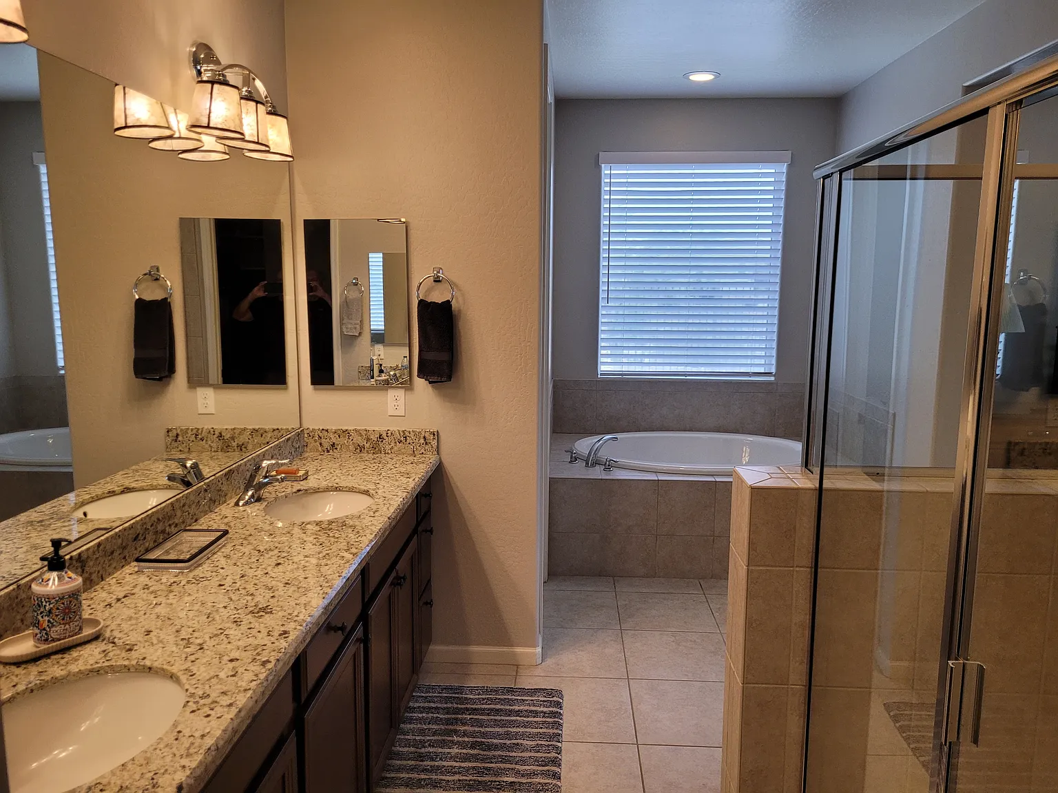 3 bed, 1800 sqft, $2,500 — Photo 2