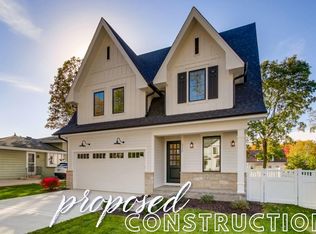 325 Parkside Ave, Itasca, IL 60143