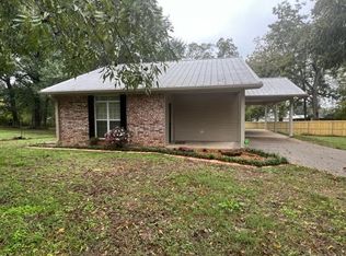 209 N Jarvis St, Troup, TX 75789