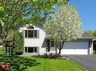 6998 Polaris Ln N, Maple Grove, MN 55311