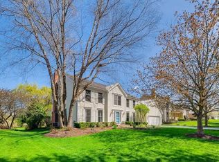 685 Spruce Tree Dr, Cary, IL 60013