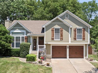 109 NW Whitlock Dr, Lees Summit, MO, 64081