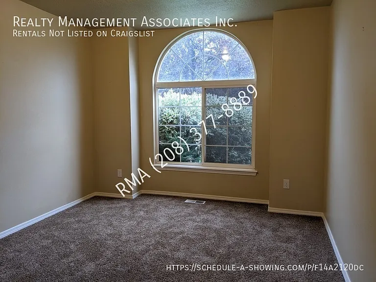 13426 W Acorn St — Photo 3