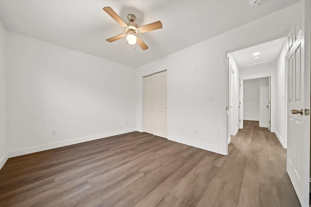 3 bed, 1228 sqft, $1,995 — Photo 4