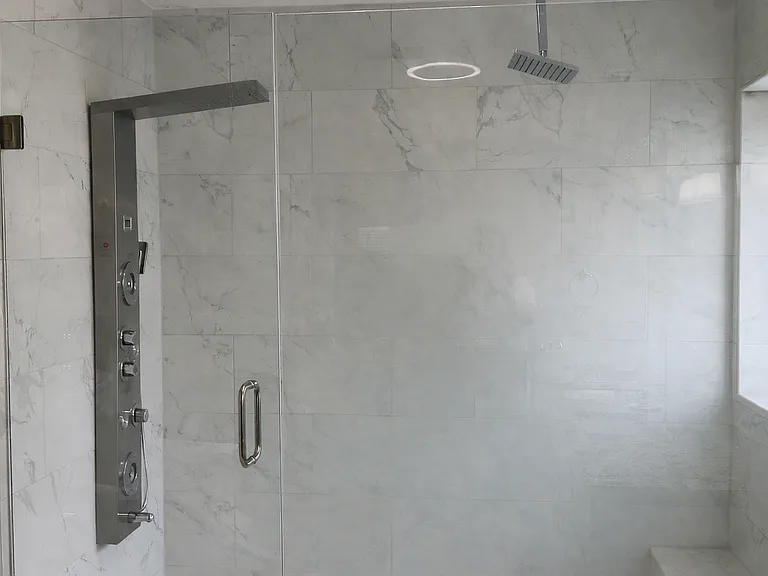 990 Camden Dr — Photo 11