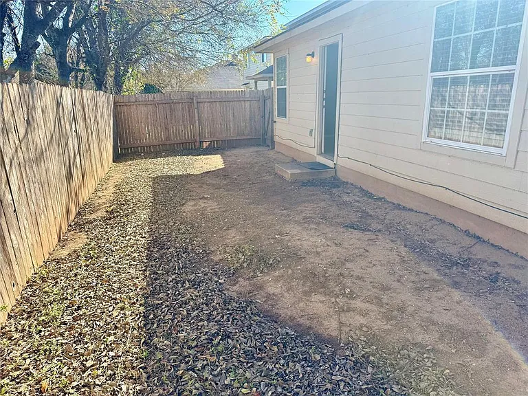 7812 Duber Ln — Photo 15