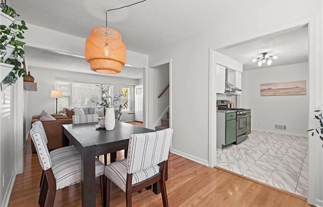 5 bed, 2843 sqft, $3,400 — Photo 3