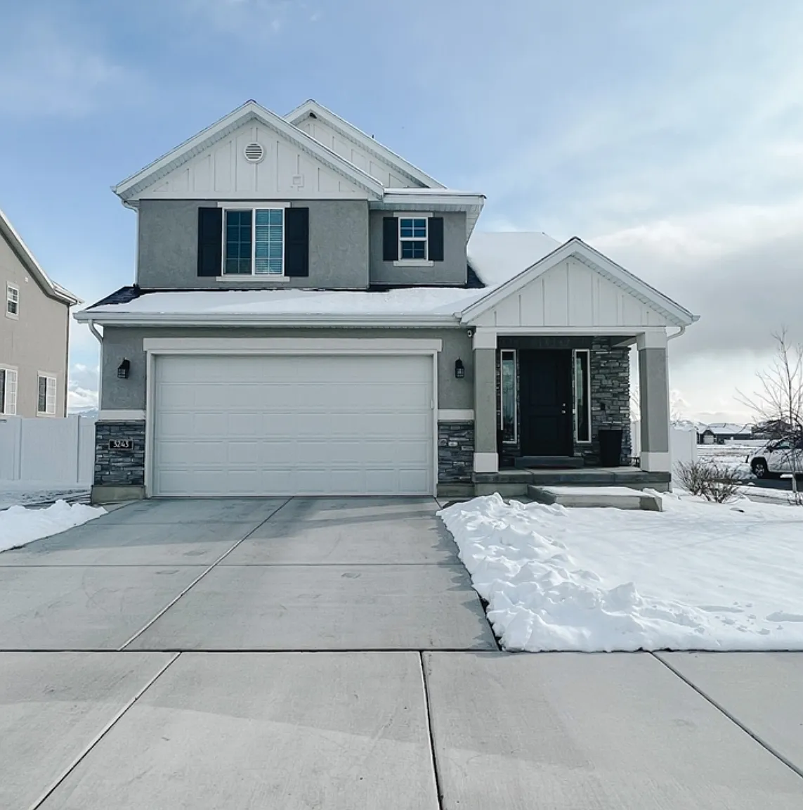 4 bed, 3.5 bath, 2400 sqft, $3,000 — Photo 1