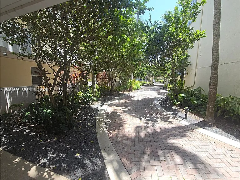 8950 SW 69th Ct #306 — Photo 32