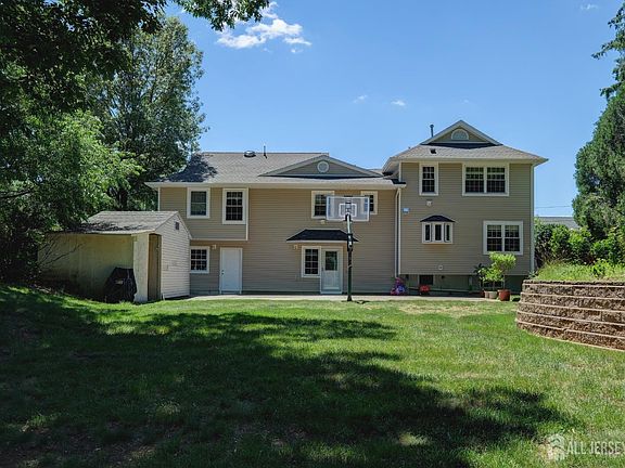 5th image of 9 Paris Ave