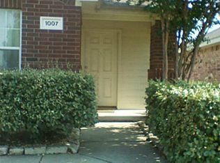 1007 Cedarbrook Cir, Grand Prairie, TX 75052