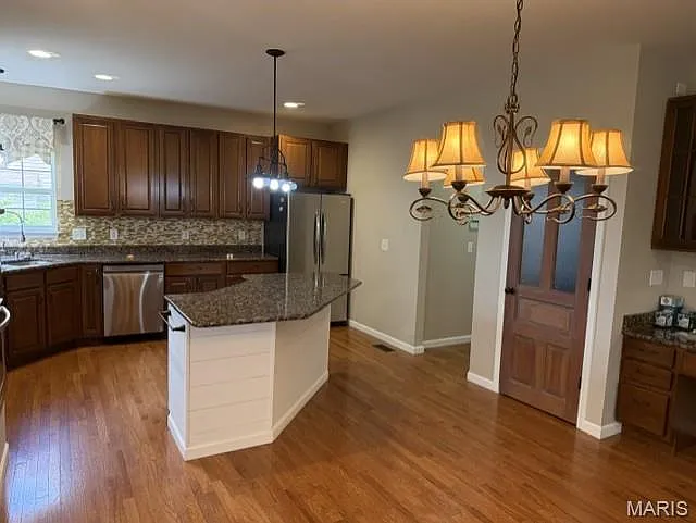1205 Simeon Dr — Photo 8