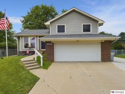 7832 La Vista Dr, La Vista, NE, 68128