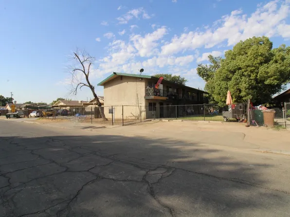 2452 S 9th St, Fresno, CA 93725