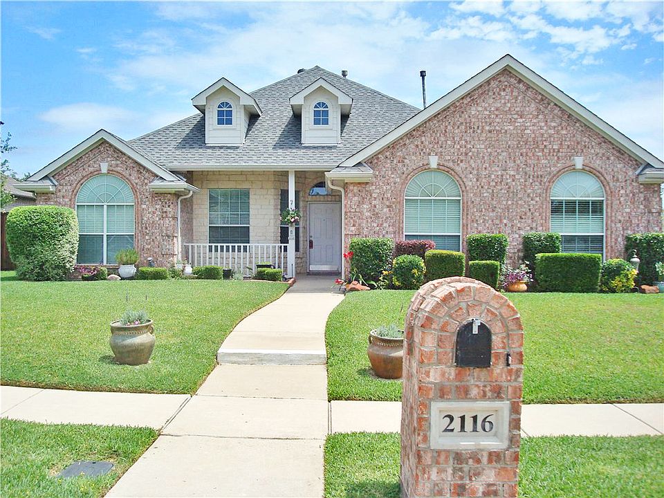 1st image of 2116 Lexington Dr