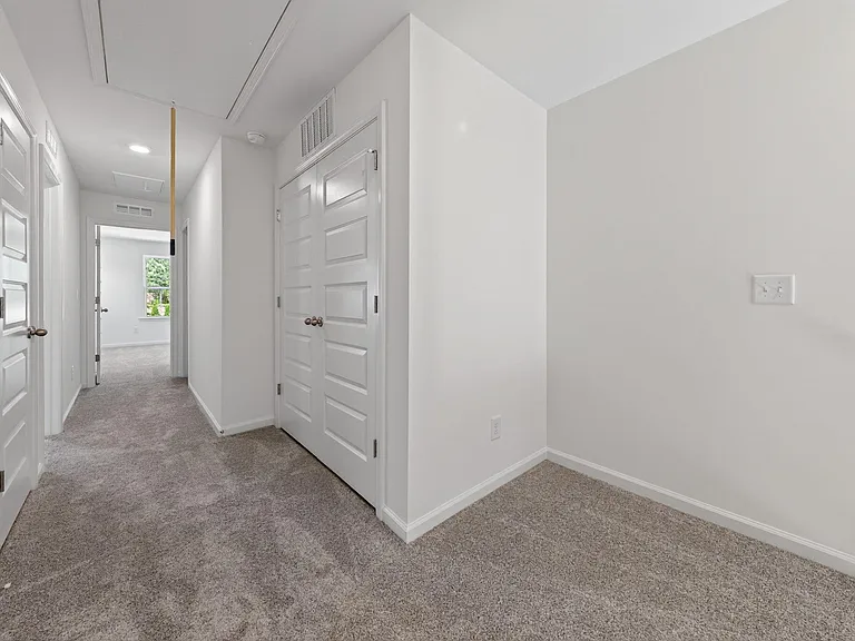 200 Parker Ln — Photo 19