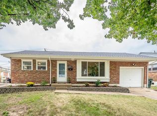 7020 Radom St, Saint Louis, MO 63116