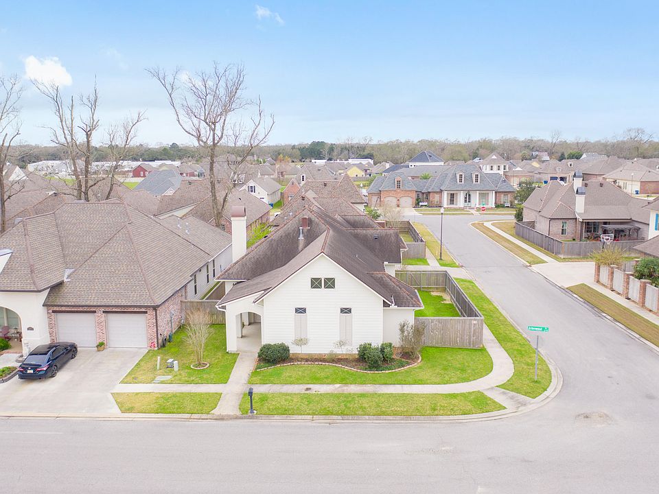 1st image of 233 Ardenwood Dr