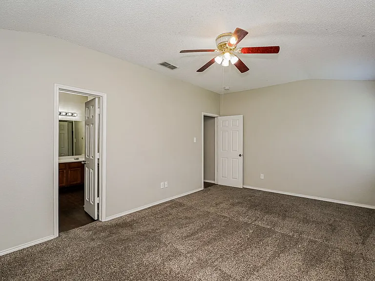 8024 Sartain Dr — Photo 10