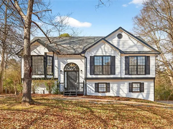 28 Maplewood Ln, Acworth, GA 30101