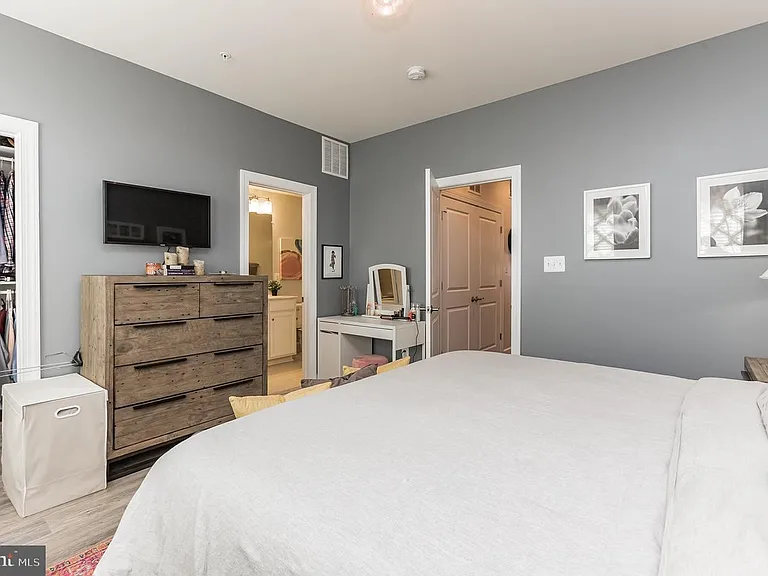 4710 Underwood St — Photo 12