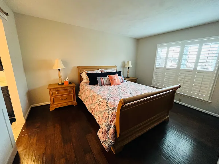 1018 Chateau Ct — Photo 5