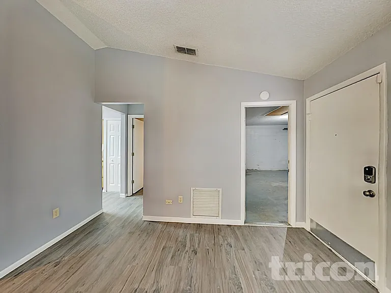 1778 Hazelton Ave — Photo 3