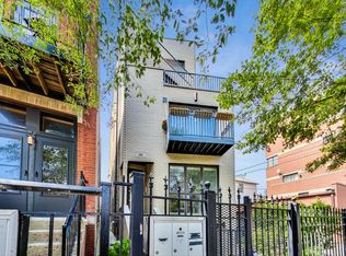 946 N Wood St #2, Chicago, IL 60622