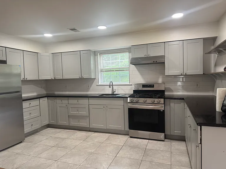 23 Parkway Dr #1 — Photo 8