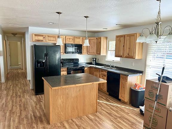 4th image of 823 Little Lion Rd