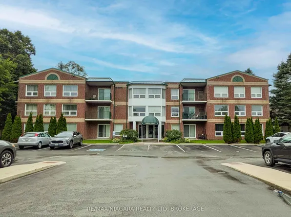 6704 Thorold Stone Rd #203, Niagara Falls, ON L2J 1B3