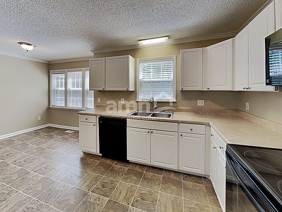 3rd image of 1609 Middle Ridge Dr