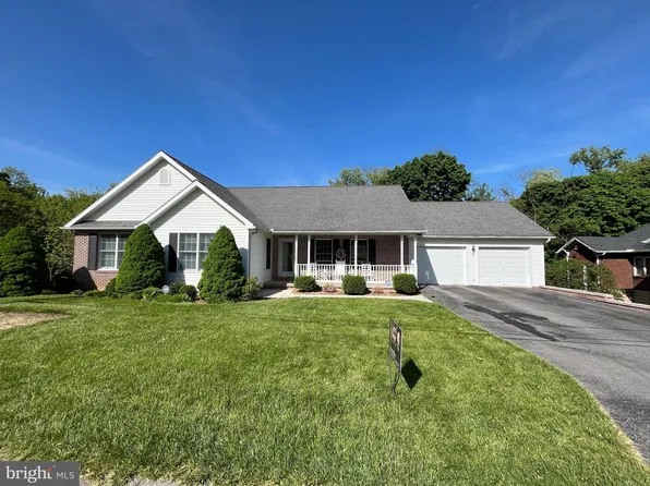 19 Standish St, Frostburg, MD 21532