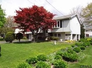 12 Georgia Ct, Rensselaer, NY 12144