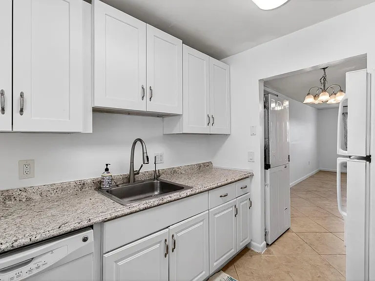 600 SW 2nd Ave #240 — Photo 10