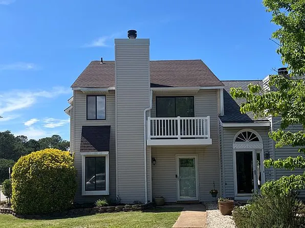 3852 Ocean Tides Dr, Virginia Beach, VA 23455