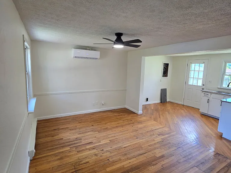 629 Dawes Ave — Photo 2