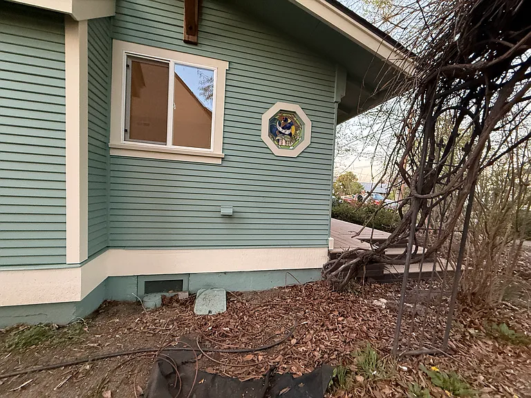 414 Newtown St — Photo 21