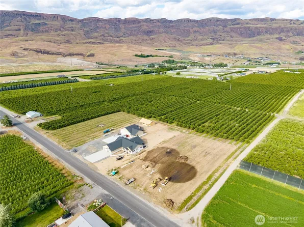 513 S Webb Avenue S, East Wenatchee, WA 98802